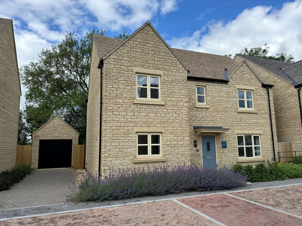 4 bedroom detached house for sale in Abbey Green, Eynsham, OX29