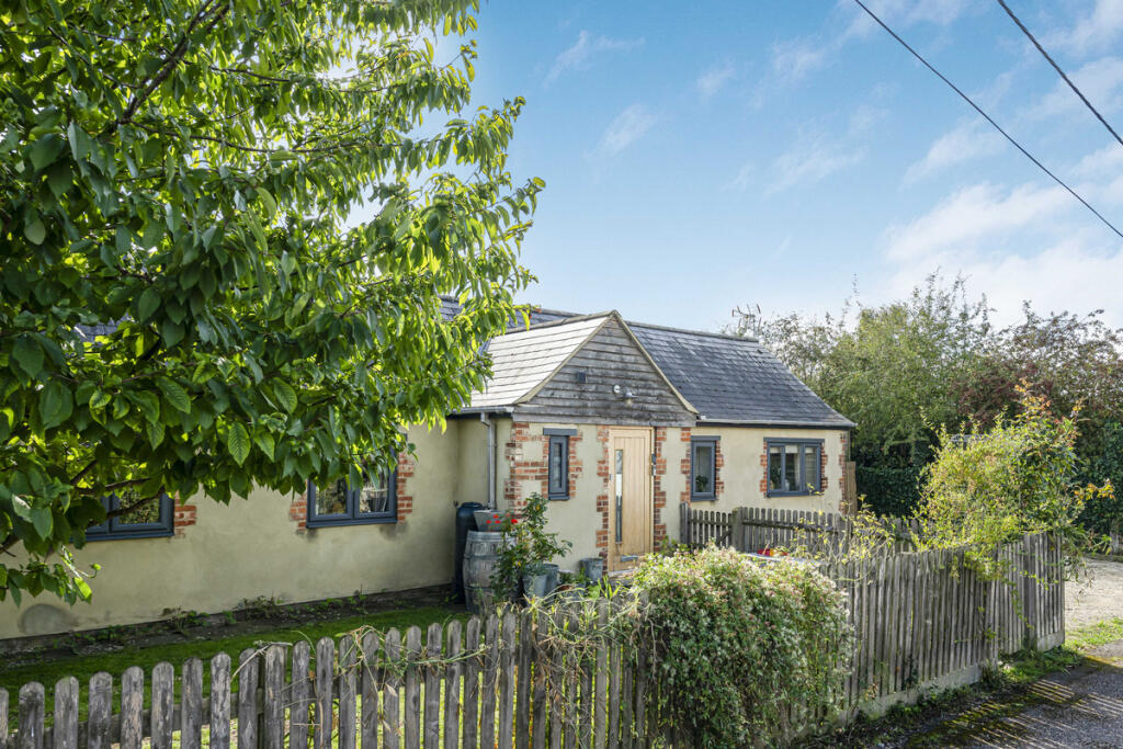 Main image of property: Lower Whitley Road, Filchampstead, OX2
