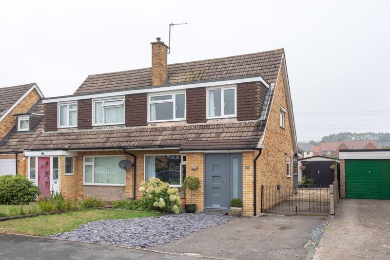 3 bedroom semidetached house for sale in Deanfield Road, Botley