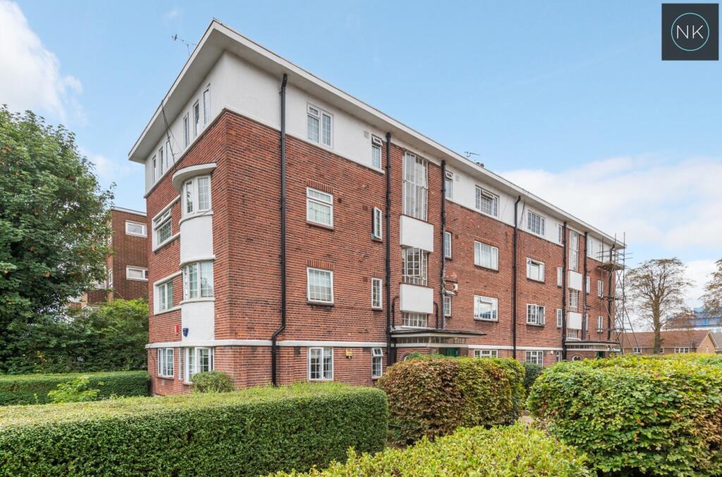 1 bedroom apartment for sale in Lyndhurst Court, Churchfields, South