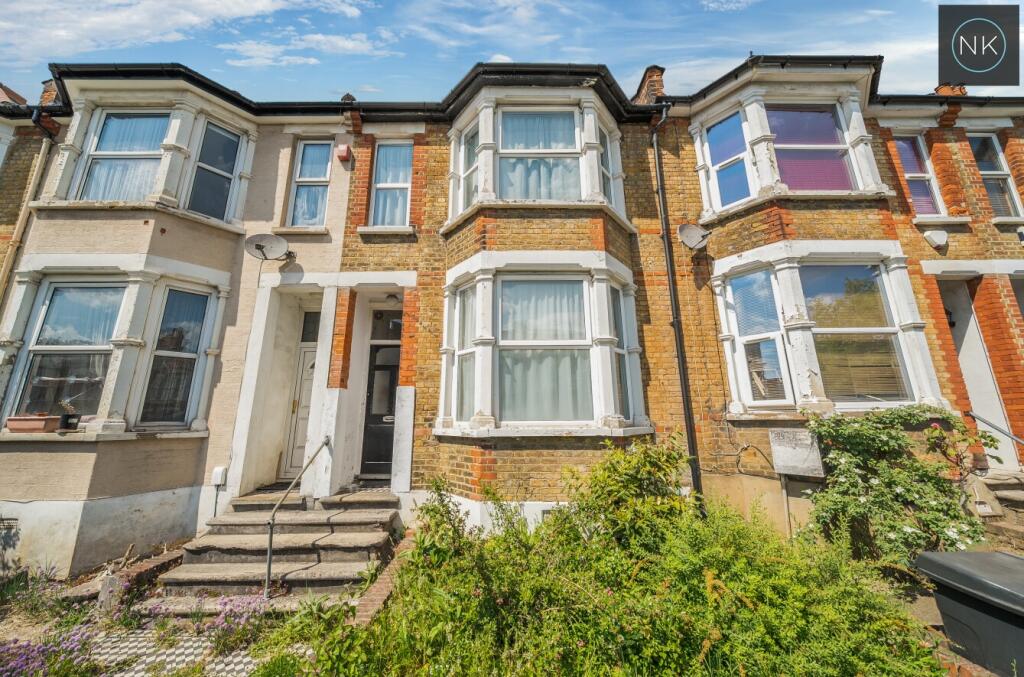 Main image of property: Glebe Road, Finchley, London, N3 2BA