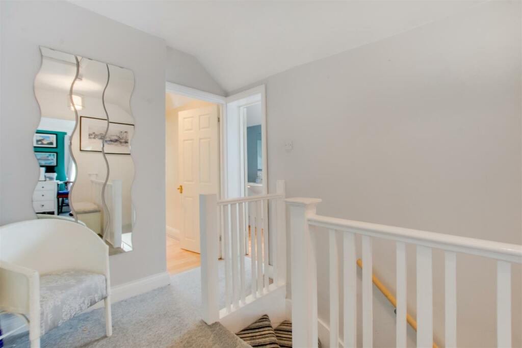 Additional property image - Sunray Avenue, Bromley