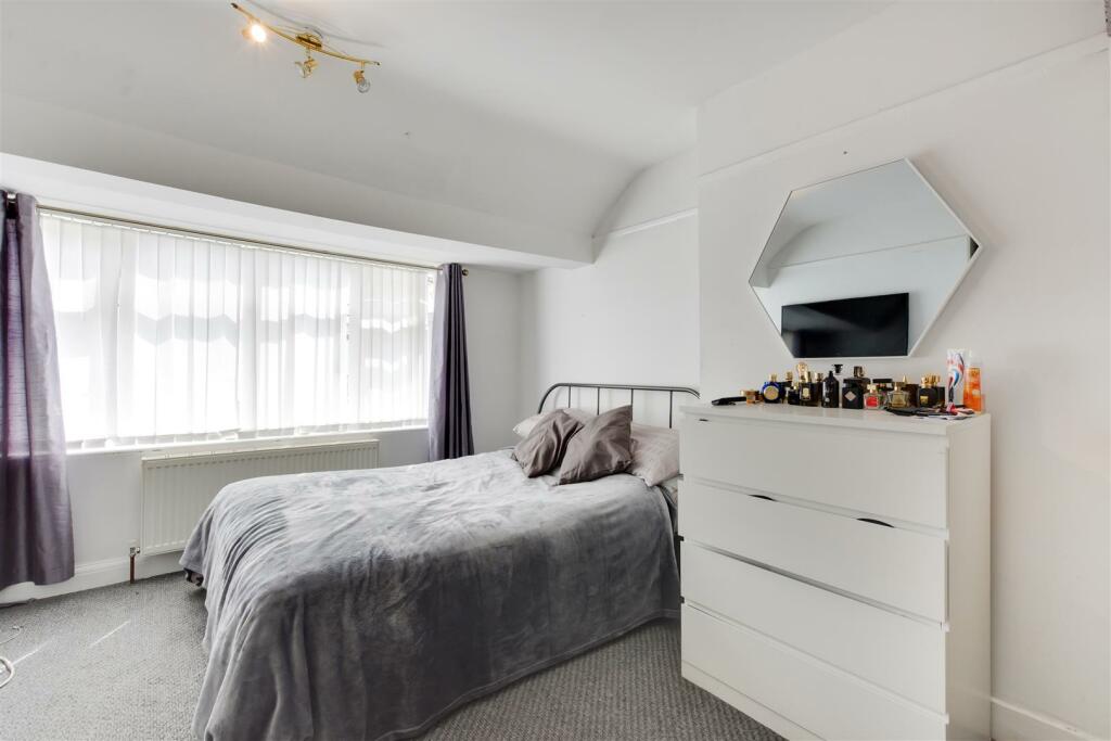 Additional property image - Sunray Avenue, Bromley