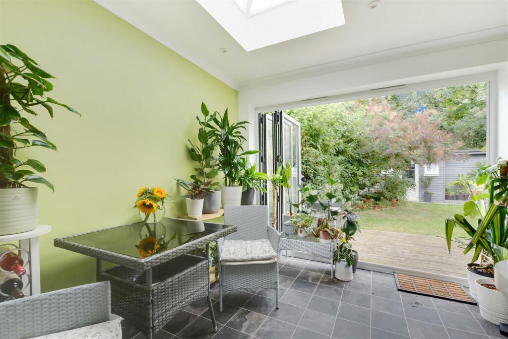 Additional property image - Sunray Avenue, Bromley