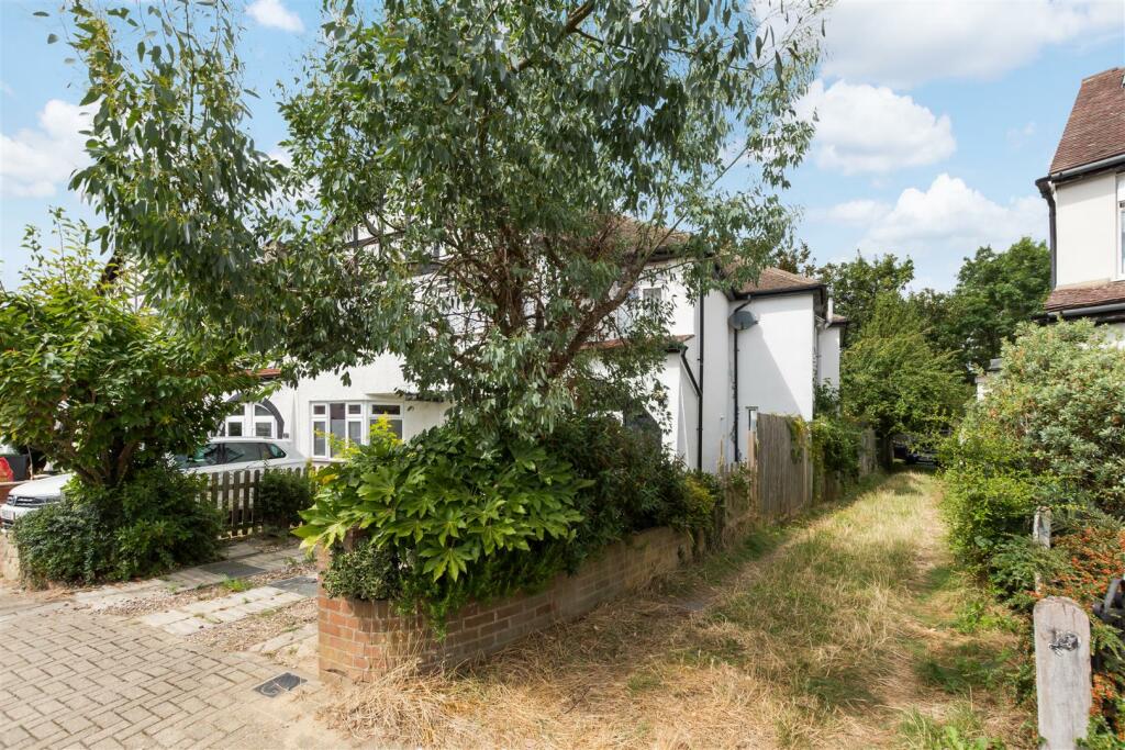 Additional property image - Sunray Avenue, Bromley