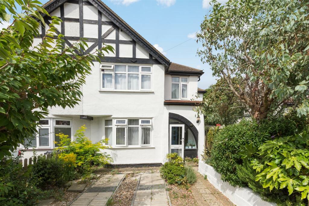 Additional property image - Sunray Avenue, Bromley