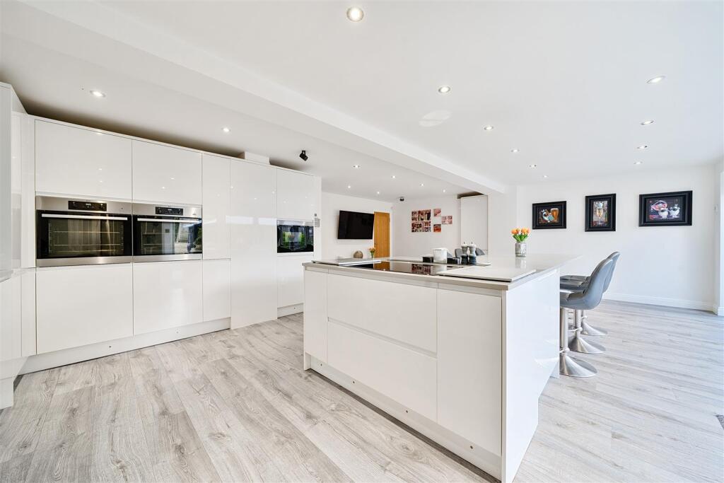 Additional property image - Warren Drive, Orpington