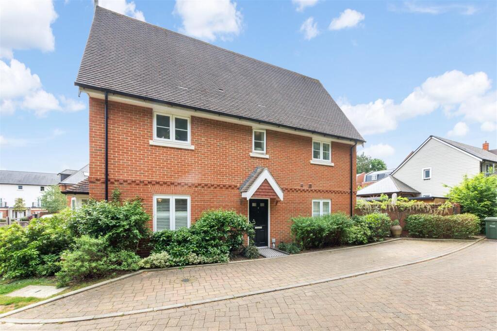 Main image of property: Valle Gardens, Leigh