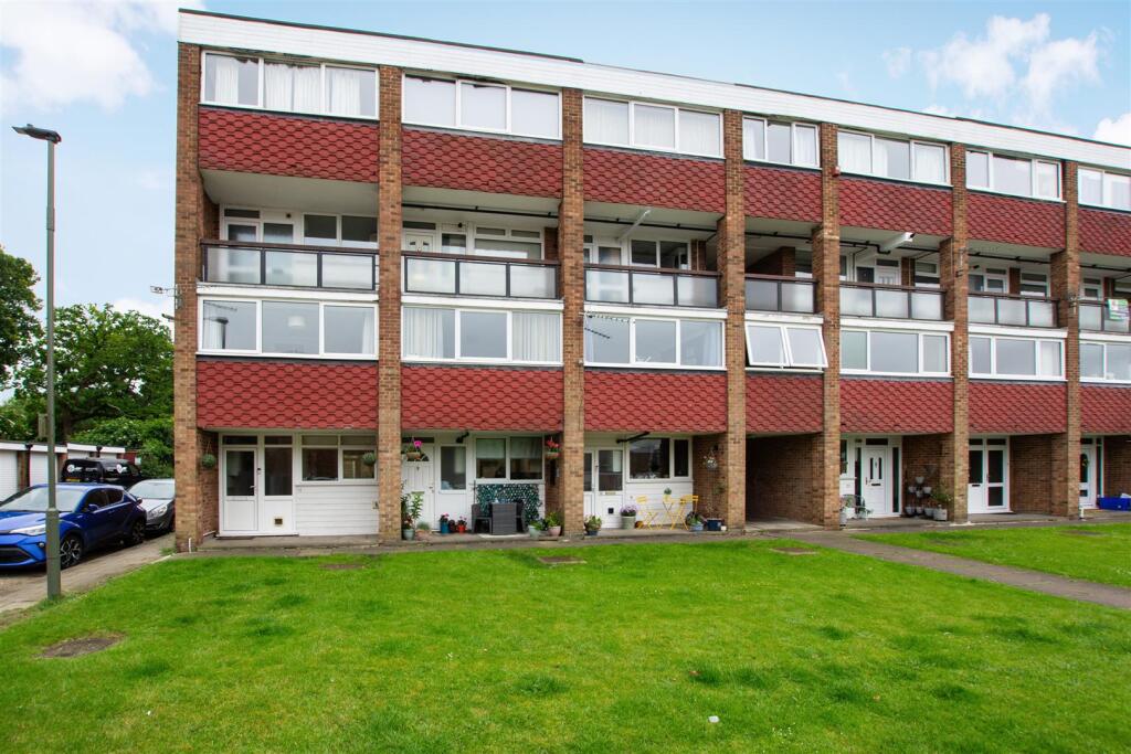 Main image of property: Edgewood Drive, Green Street Green