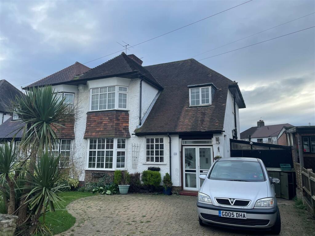 3 bedroom semidetached house for sale in West Way, Petts Wood, BR5