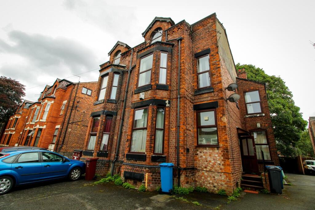 Main image of property: Flat  Northen Grove, West Didsbury, M20