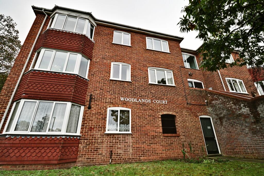 2 bedroom apartment for sale in Woodlands Court, Highland Road, Bromley