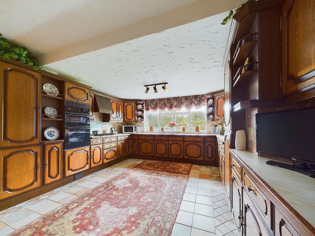 Additional property image - Towncourt Crescent, Petts Wood, Orpington, Kent, BR5