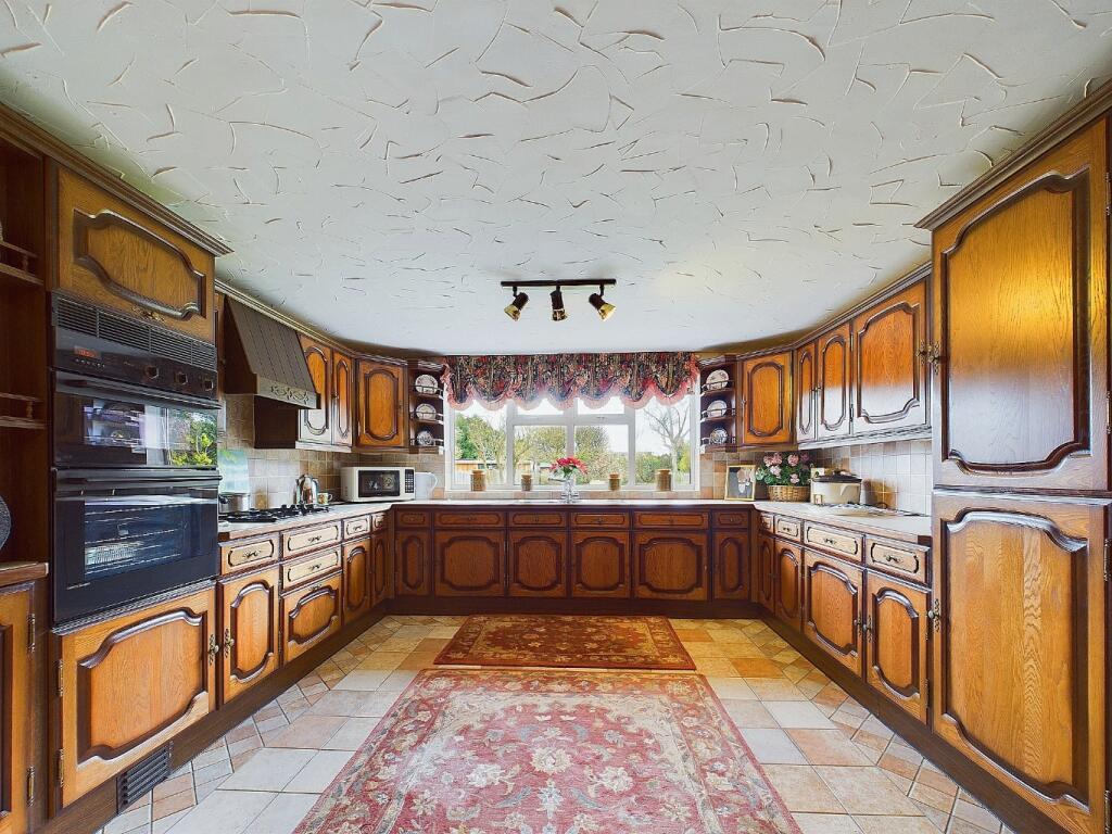 Additional property image - Towncourt Crescent, Petts Wood, Orpington, Kent, BR5
