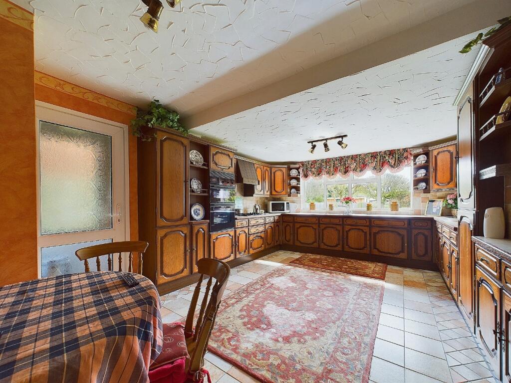 Additional property image - Towncourt Crescent, Petts Wood, Orpington, Kent, BR5