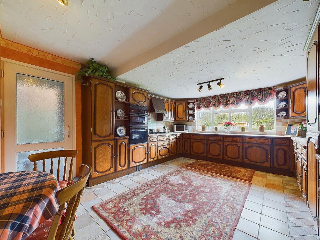 Additional property image - Towncourt Crescent, Petts Wood, Orpington, Kent, BR5