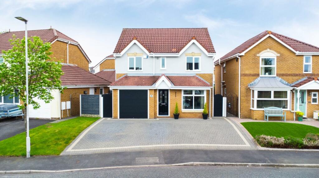 4 bedroom detached house for sale in Aster Chase, Lower Darwen, BB3