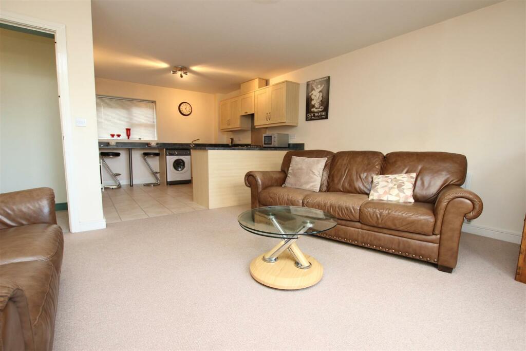 Additional property image - Ainsworth Close, Darwen, BB3 2UN