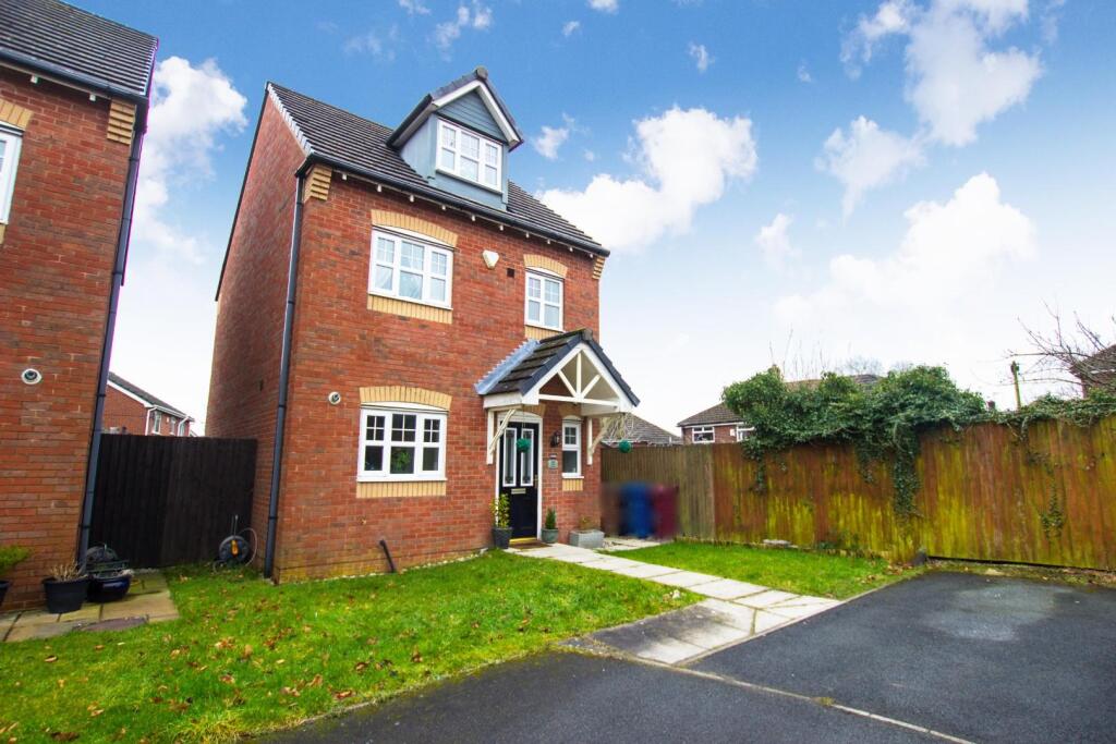 4 bedroom detached house