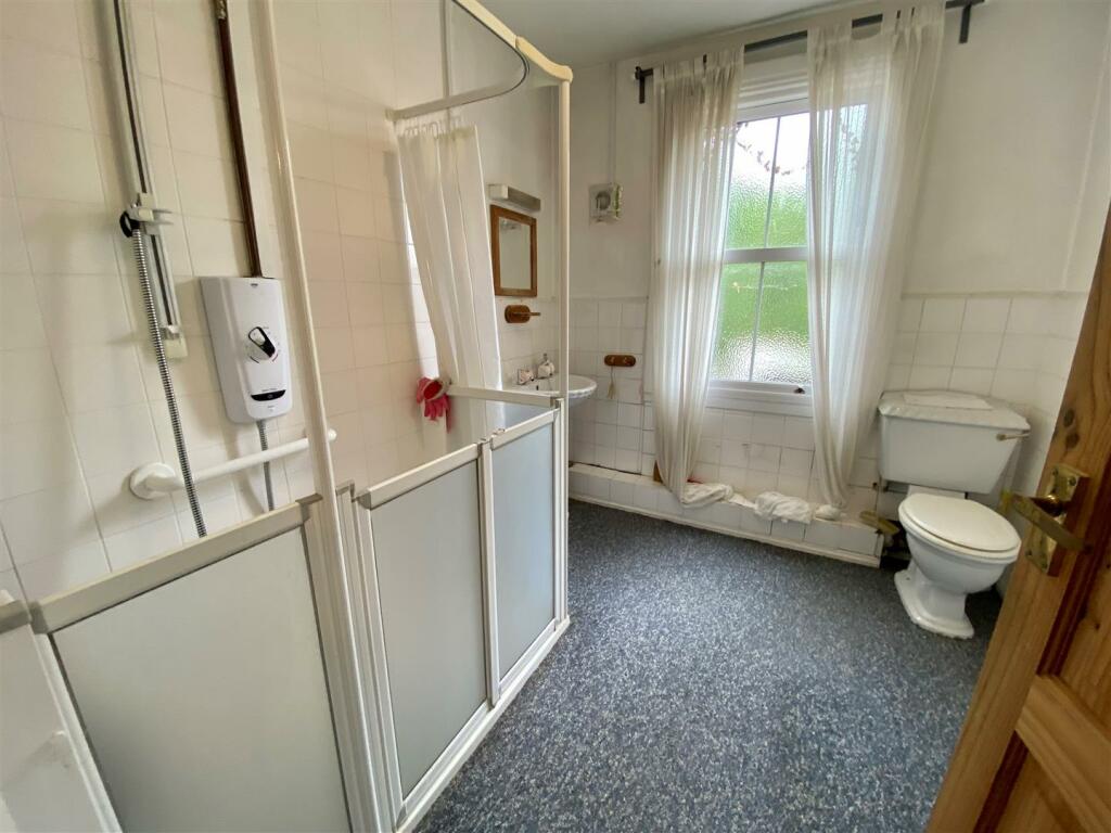 3 bedroom terraced house for sale in Queens Road, Berkhamsted, HP4