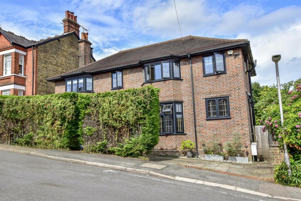 Main image of property: Park View Road, Berkhamsted