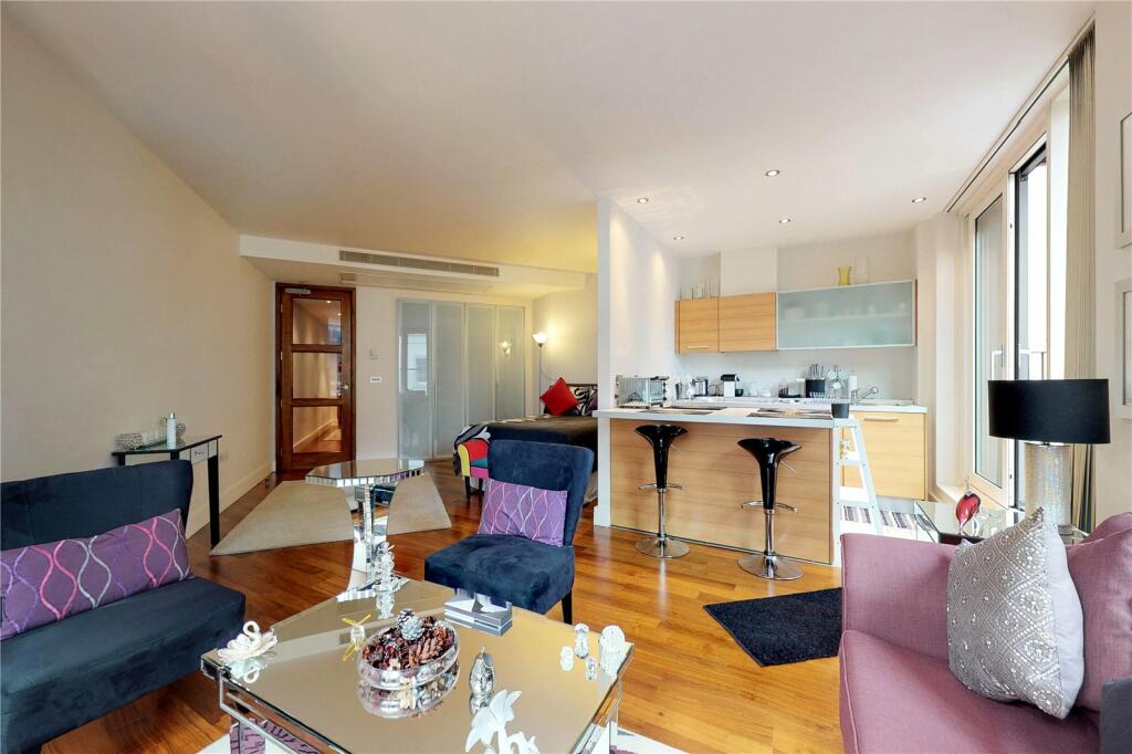 Studio flat for sale in Balmoral Apartments, Paddington, W2