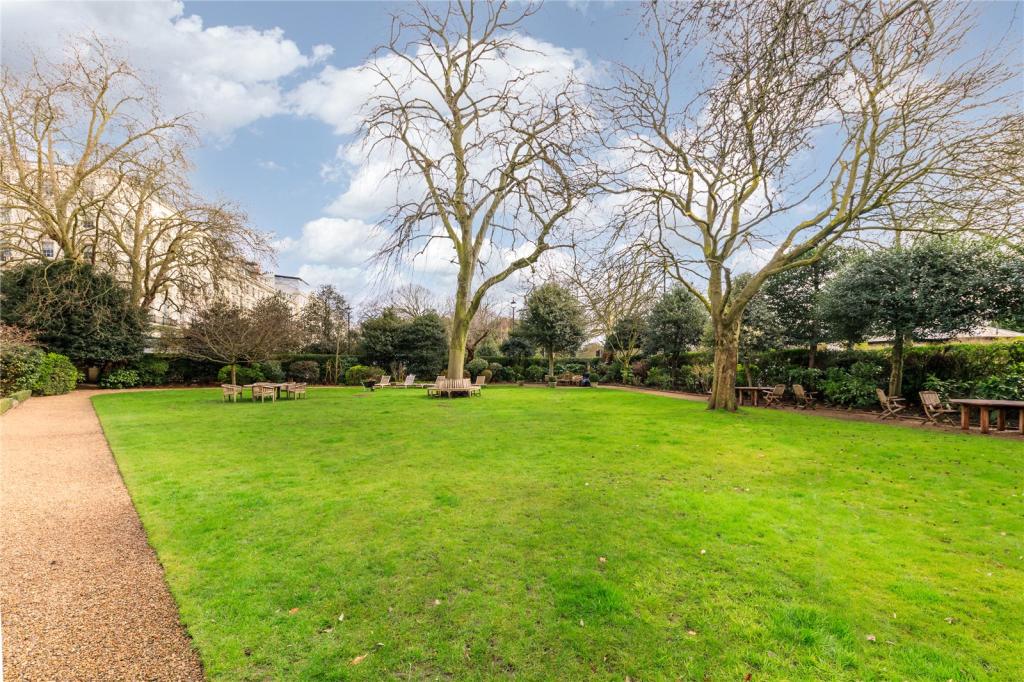 3 bedroom flat for sale in 28 Hyde Park Gardens, London, W2