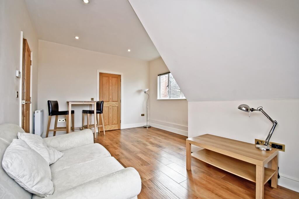 1 bedroom flat for rent in London Road, Central Guildford, Guildford, Surrey, GU1