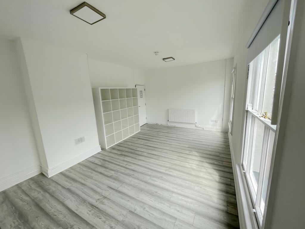 Commercial property for rent in Wolverhampton Road, Cannock, WS11