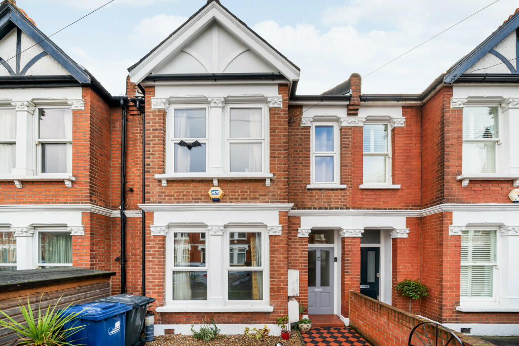 4 bedroom terraced house for rent in Weston Road, London, W4