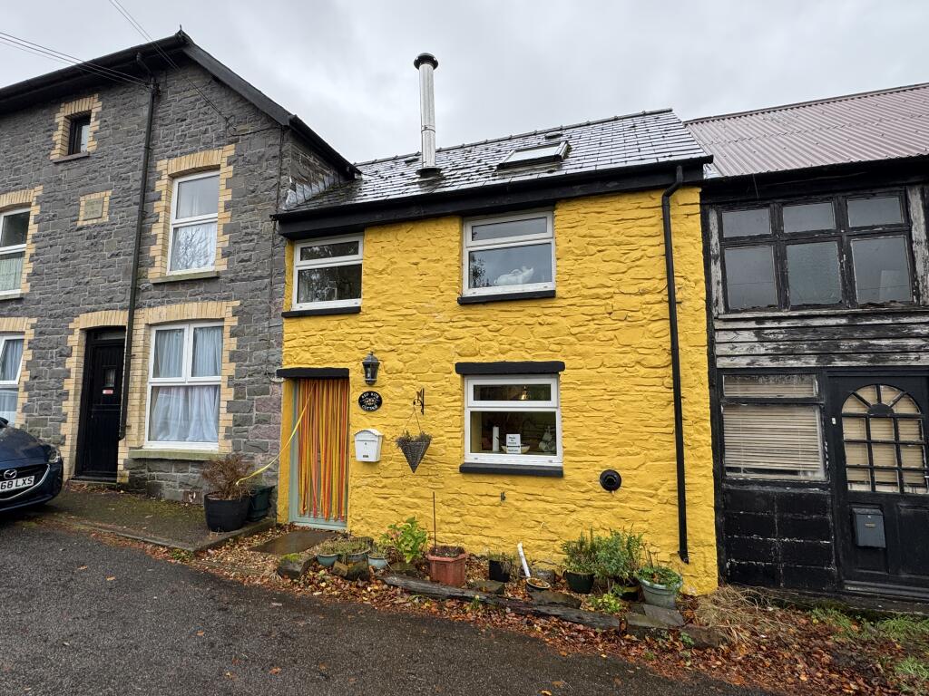 Main image of property: Llanddeusant, Llangadog