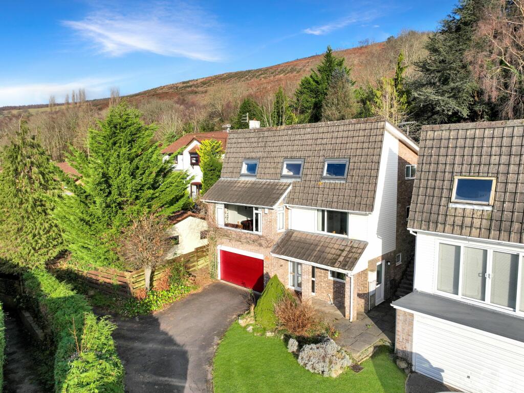 4 bedroom detached house for sale in Royal Oak Close, Machen