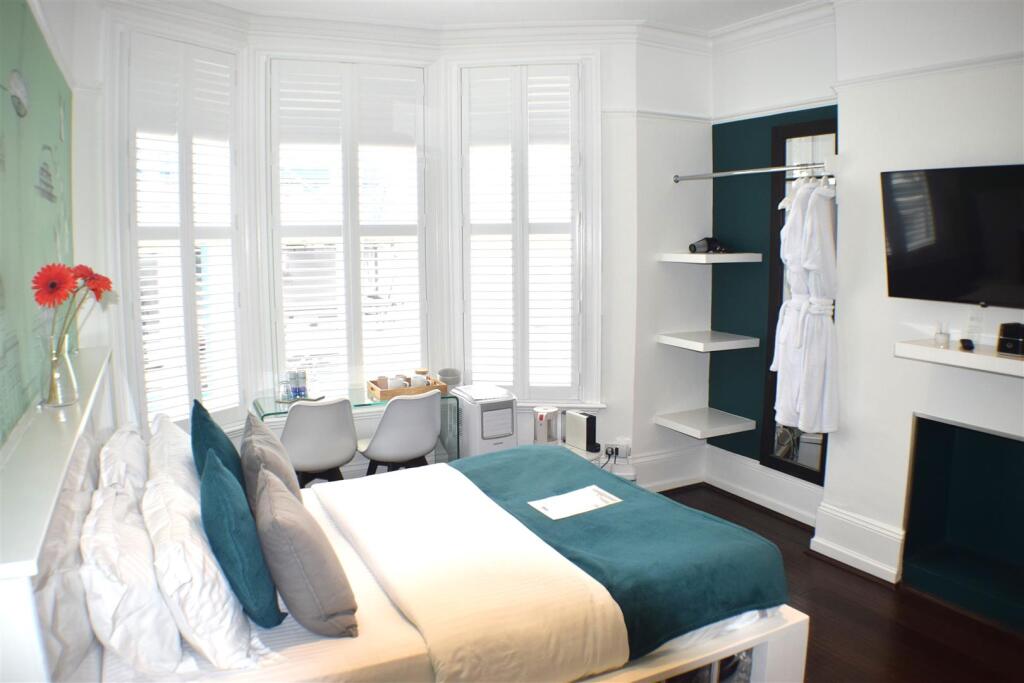 Main image of property: Broad Street, Brighton