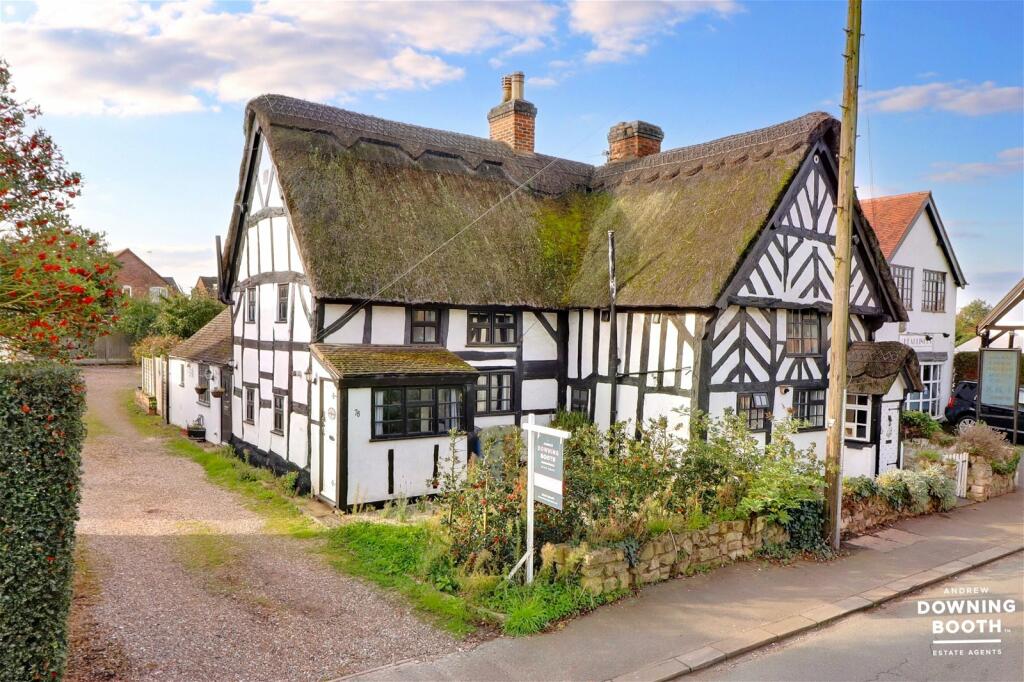 2 bedroom cottage for sale in Main Street, Alrewas, BurtonOnTrent, DE13