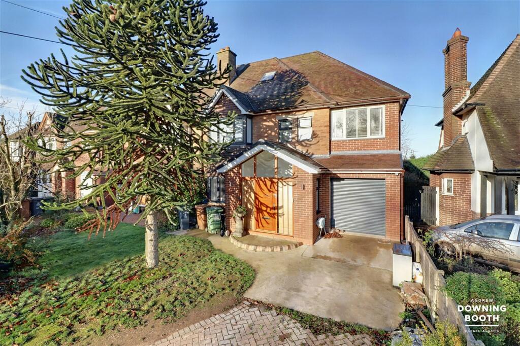 6 bedroom semidetached house for sale in Lichfield Road, Walsall, WS9
