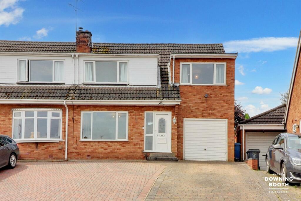 3 bedroom semidetached house for sale in St. Andrews Close, Clifton