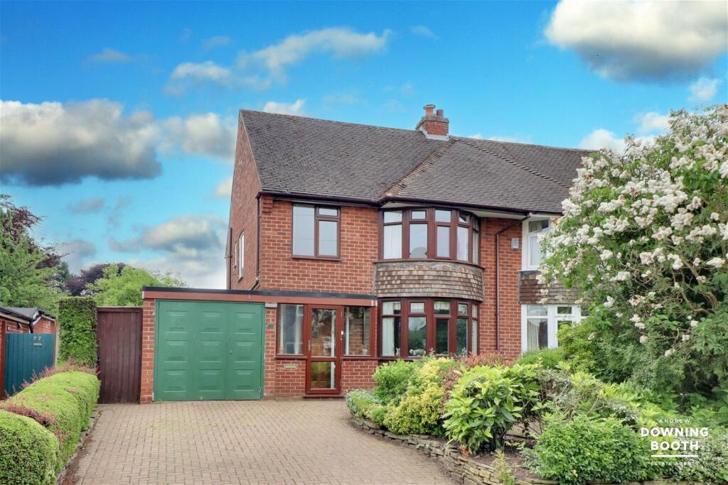 3 bedroom semidetached house for sale in Christchurch Lane, Lichfield
