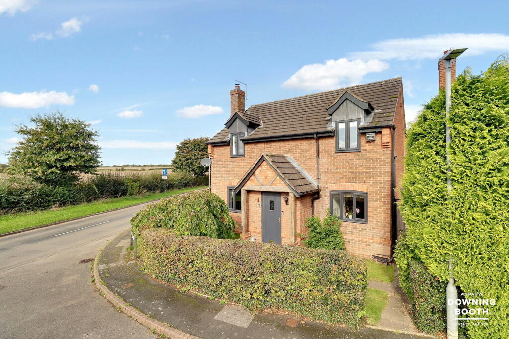 3 bedroom detached house for sale in Rake End Court, Hill Ridware
