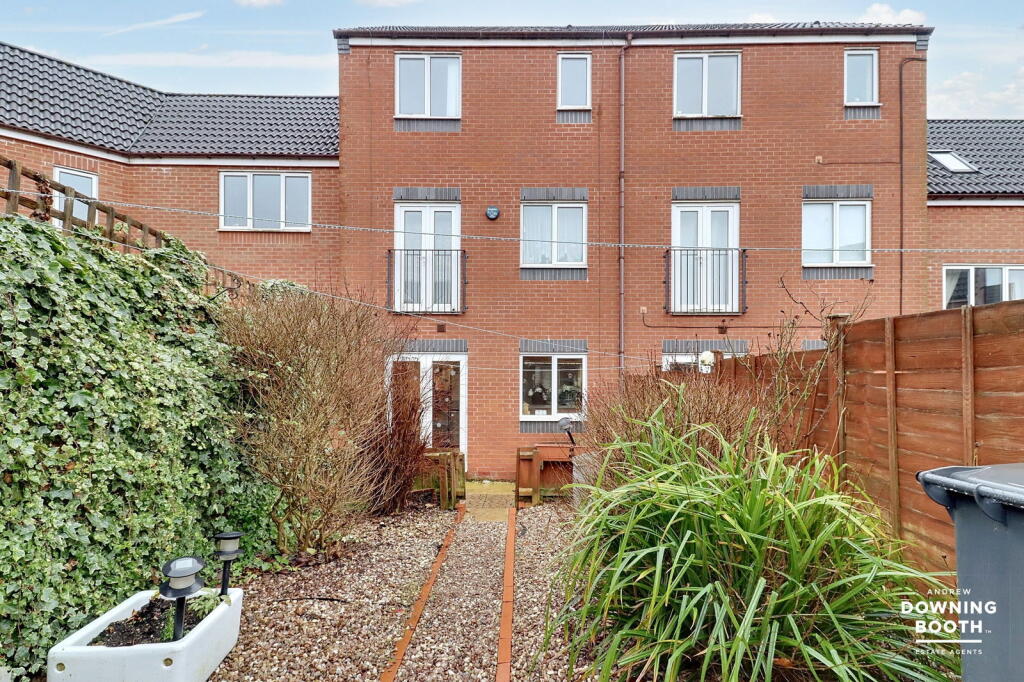 Additional property image - Hedging Lane, Wilnecote, Tamworth