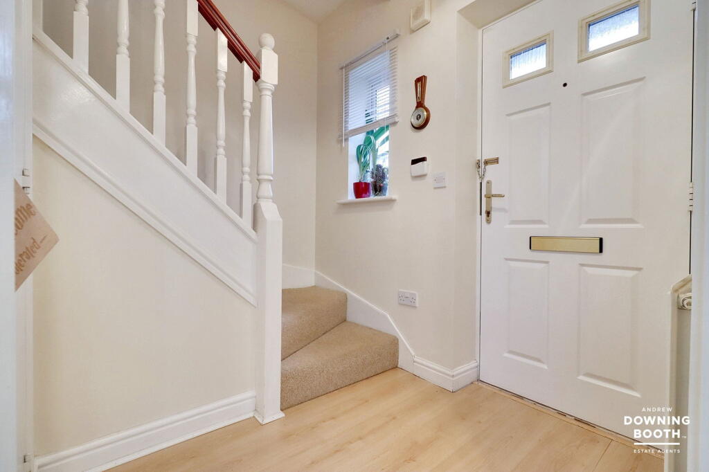 Additional property image - Hedging Lane, Wilnecote, Tamworth