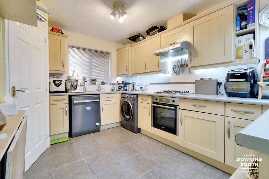 Additional property image - Hedging Lane, Wilnecote, Tamworth