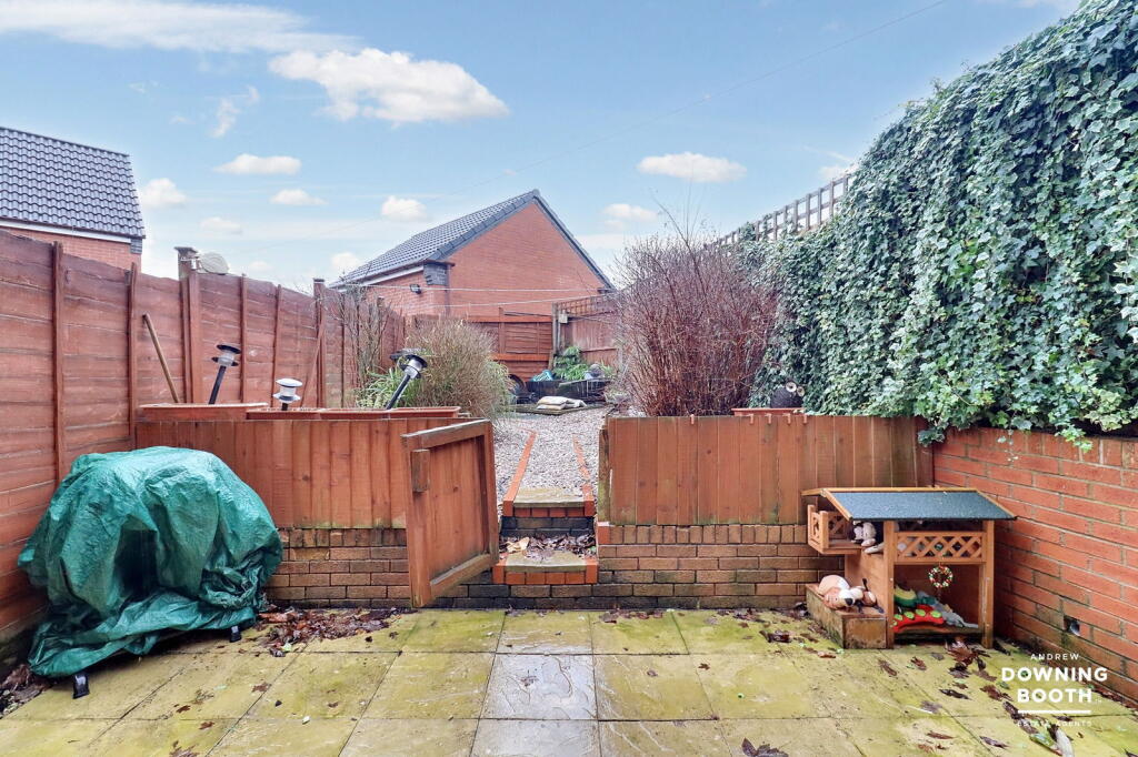 Additional property image - Hedging Lane, Wilnecote, Tamworth