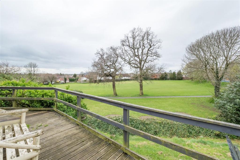 4 bedroom detached house for sale in The Avenue, Tarporley, CW6