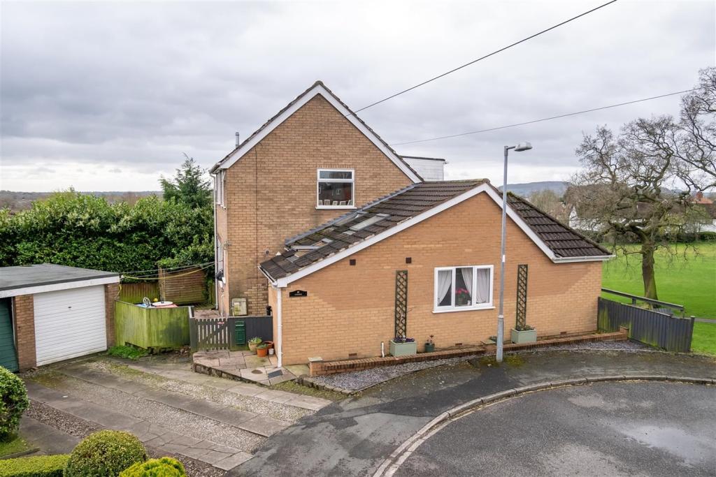 4 bedroom detached house for sale in The Avenue, Tarporley, CW6