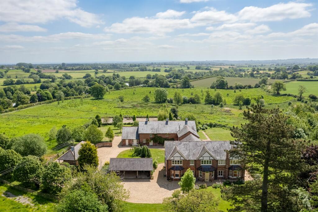 7 bedroom detached house for sale in Shay Lane, Hampton, Malpas, SY14