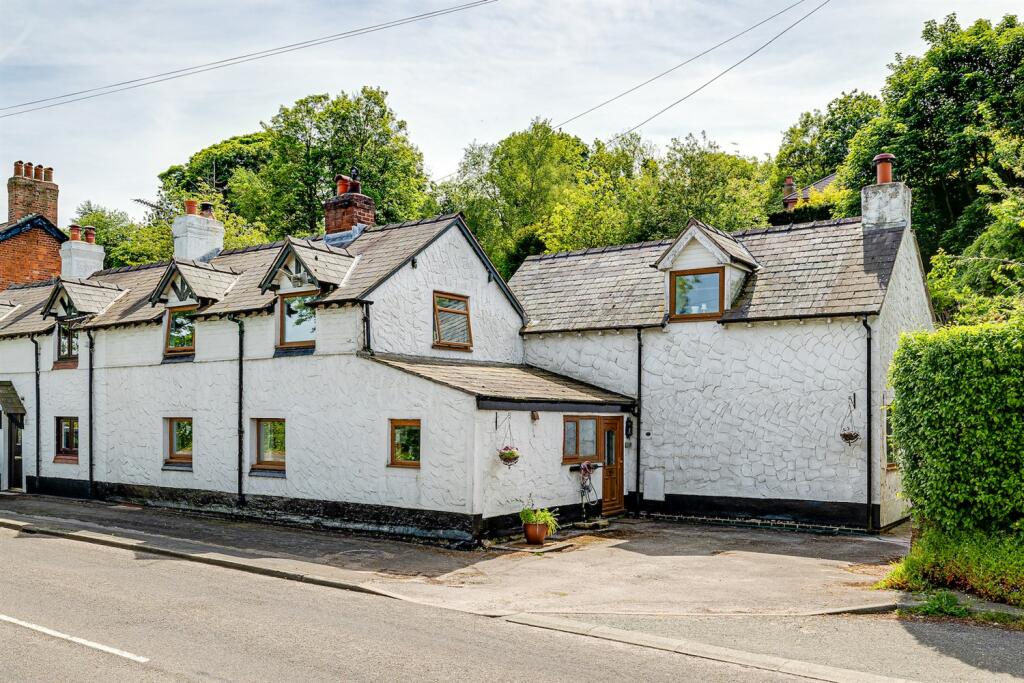3 bedroom semidetached house for sale in Kingsley Road, Frodsham, WA6