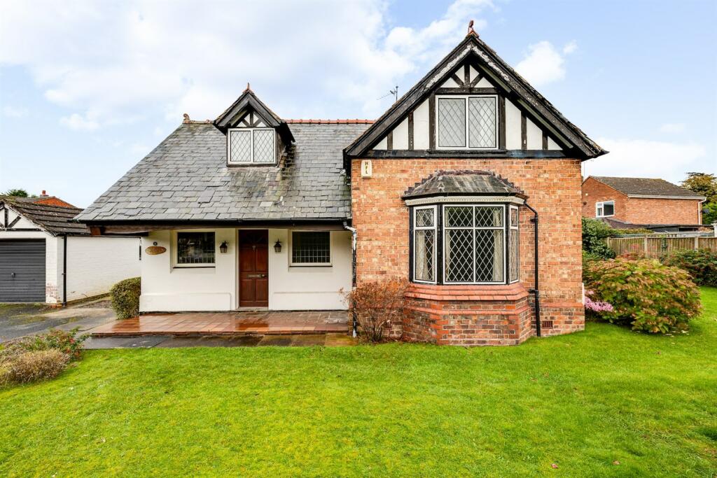 4 bedroom detached house for sale in Dormer Close, Rowton, Chester, CH3