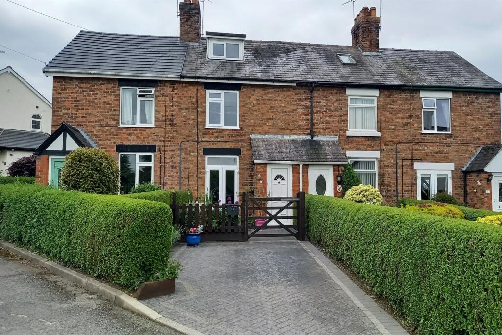 3 bedroom terraced house for sale in Hall Lane, Kelsall, Tarporley, CW6
