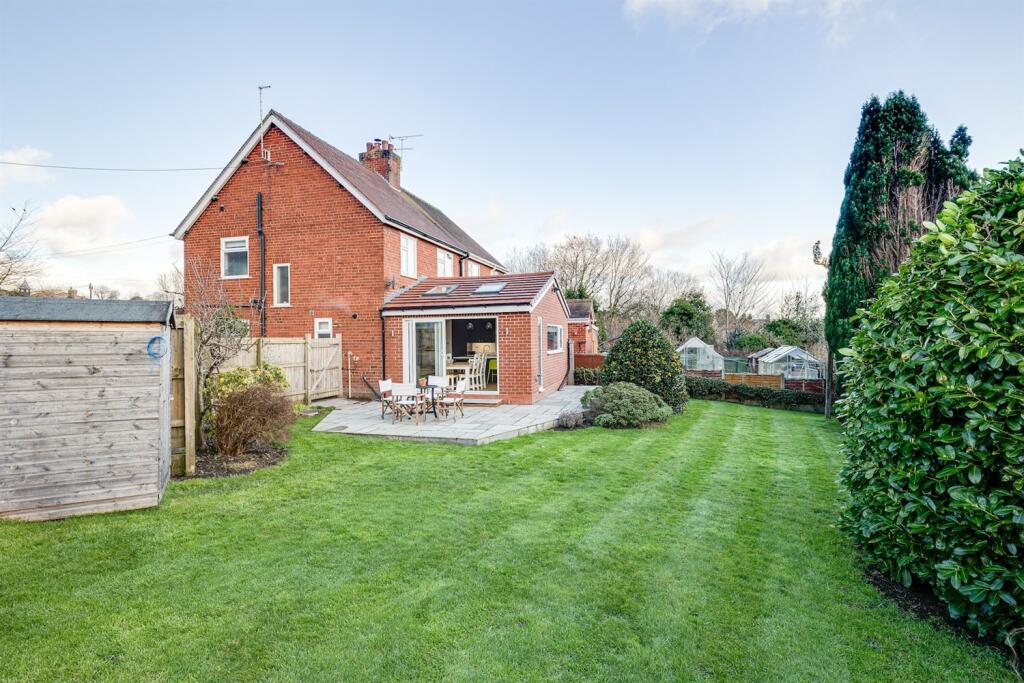 3 bedroom semi-detached house for sale in Windsor Avenue, Tarporley, CW6