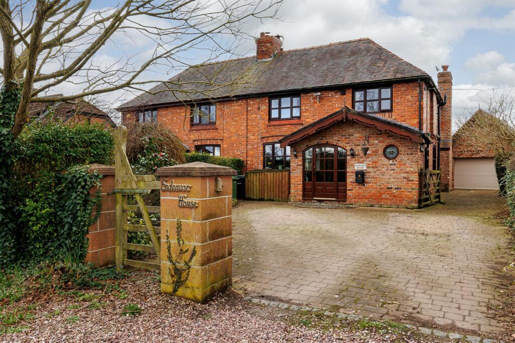 4 bedroom semidetached house for sale in Sandy Lane, Whitegate, CW8